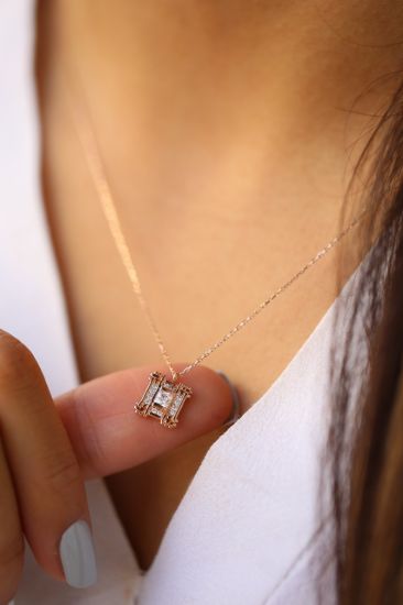 Kare Rose Tektaş Altın Kolye resmi