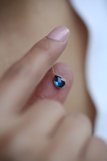 Altın Renkli Taşlı Damla Kolye resmi
