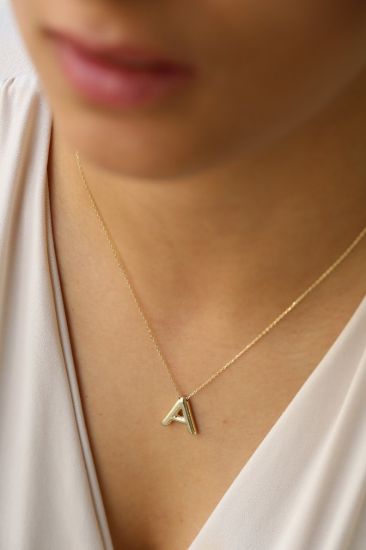 Altın 3 Boyutlu Büyük Harf Kolye resmi