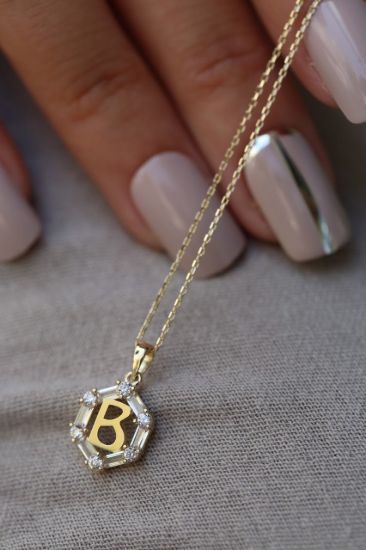 Altın Yuvarlak Baget Taşlı Harf Kolye resmi