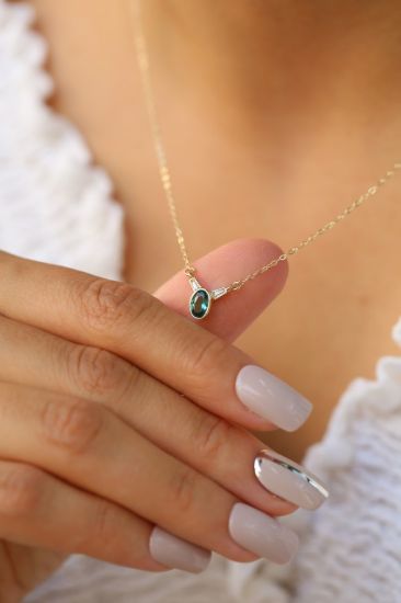 Altın Zümrüt Yeşili Oval Taşlı Kolye resmi