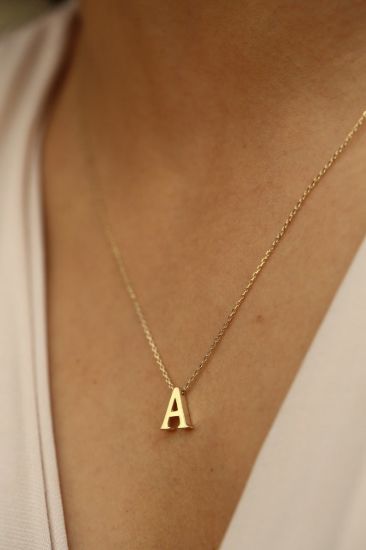 Kadın 3 Boyutlu Orta Büyüklükte Harf Kolye resmi